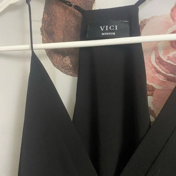 Pretty medium lined top​​​​​ - Picture 4 of 7